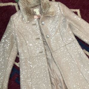 Stunning girls’ sequined coat with faux fur collar